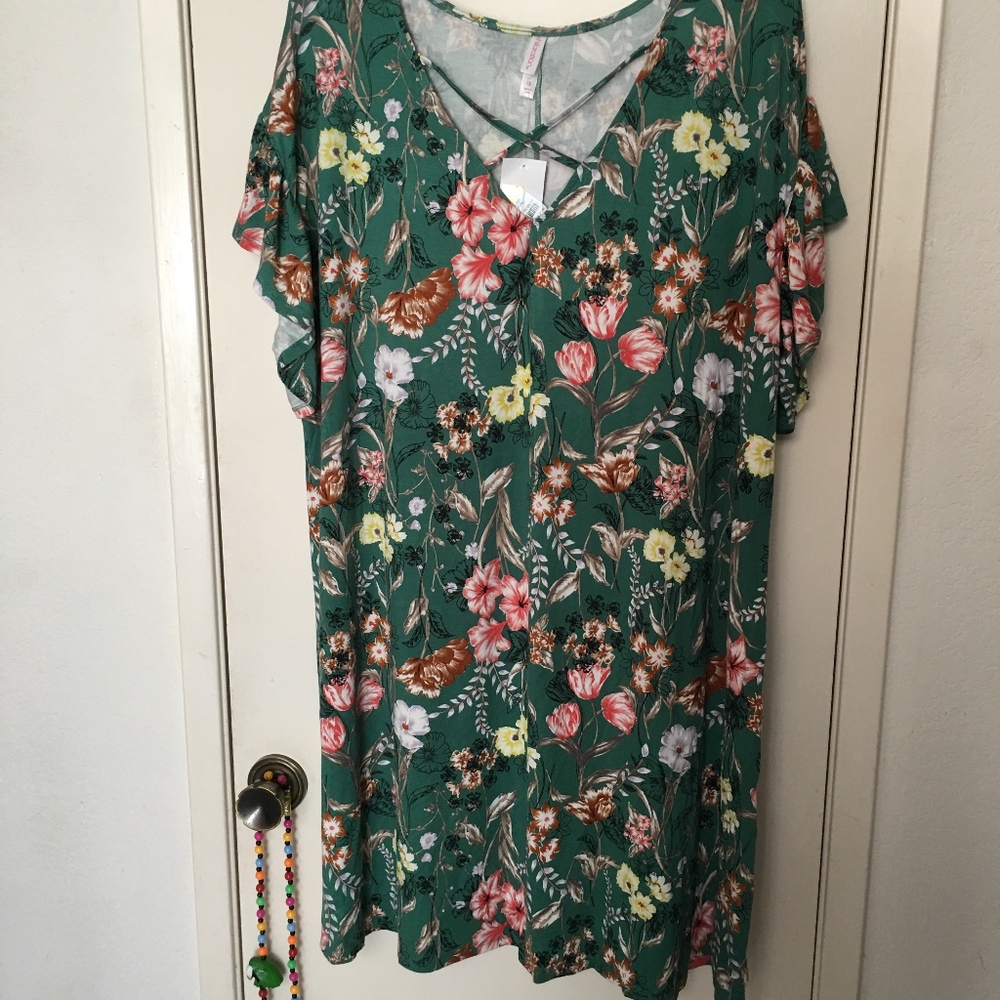 *Host Pick* Xhilaration Shift Dress Green Floral - Picture 4 of 8